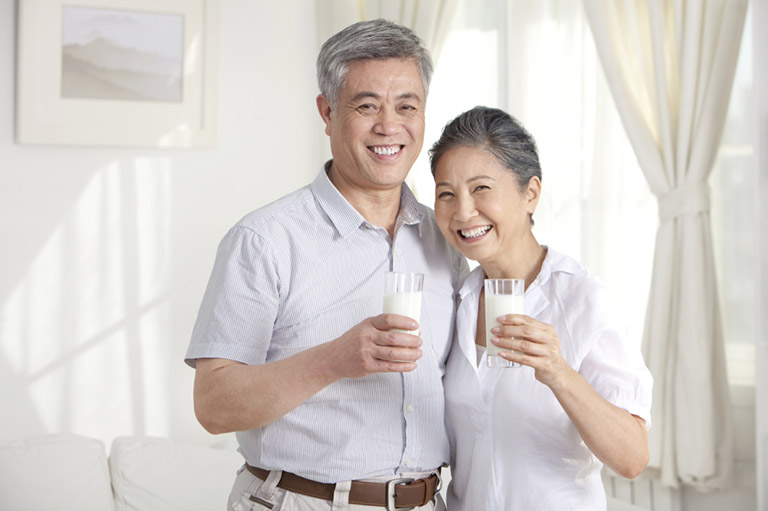 Sữa phục hồi sức khỏe cho người già